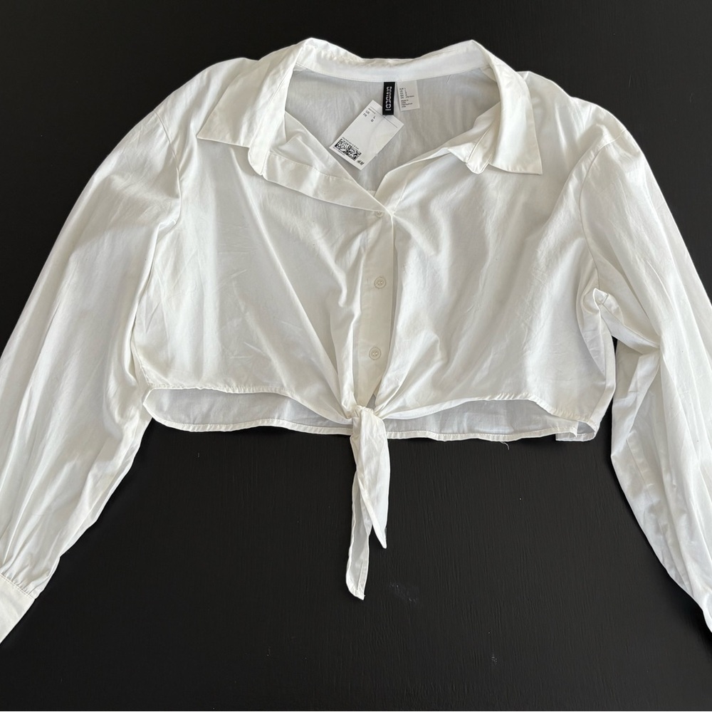 H&M white Button-Down Cropped Shirt